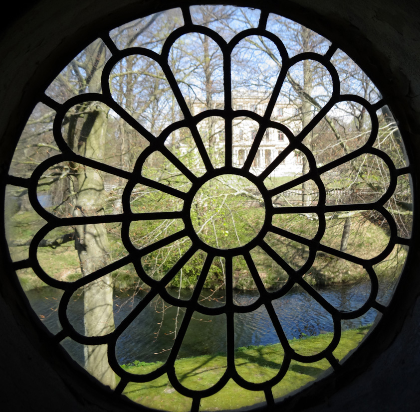 venster koetshuis elswout