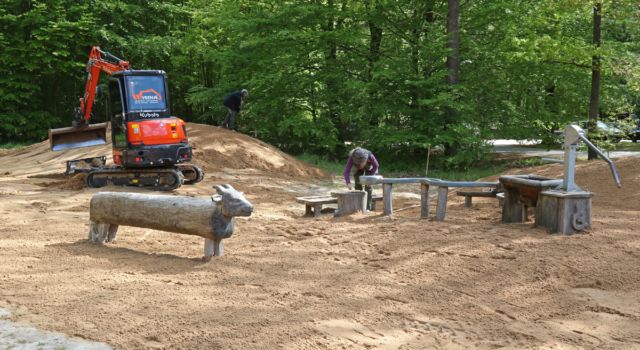 Nieuw zand voor zandspeelplek mei 2019