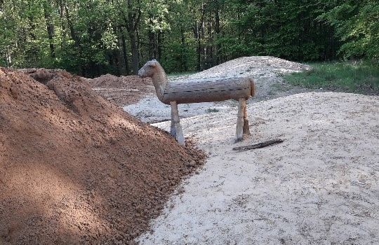 Nieuw zand voor zandspeelplek mei 2019