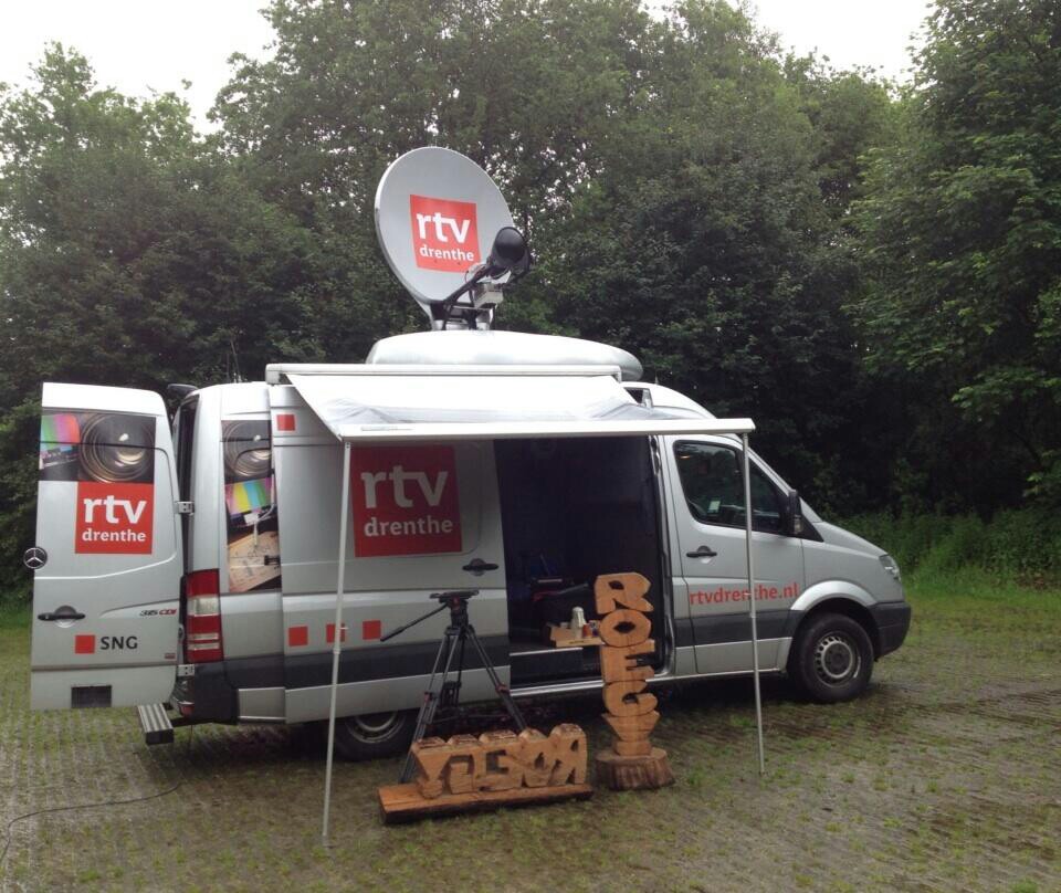 De zendwagen van RTV Drenthe
