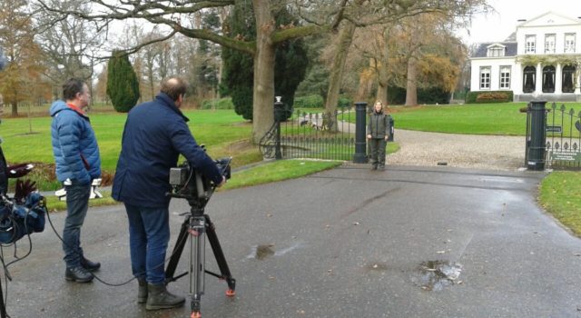 Tijdens de opnames op Oranjewoud