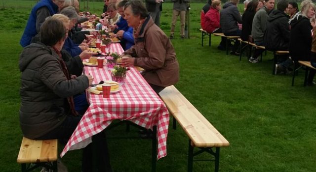 lustrum ontbijt in de boomgaard