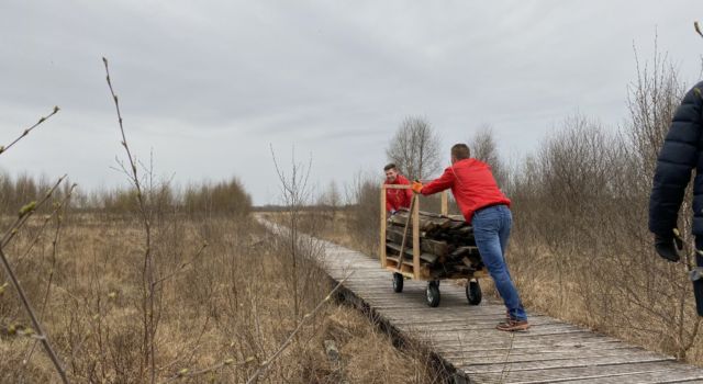 De sloop van het oude vlonderpad eind vorig jaar door leden van de Ronde Tafel - Foto: Ronde Tafel 127