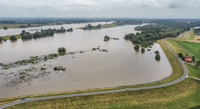 Zomerhoogwater in de Erlecomse Waard, foto: Lydie van Santen